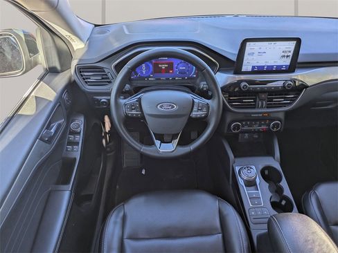 Used 2022 Ford Escape Titanium image 16