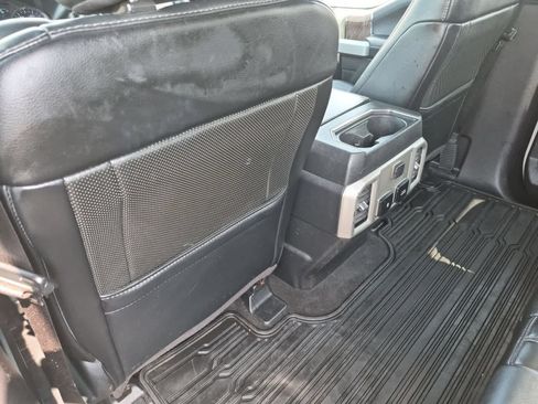 Used 2019 Ford F250 Lariat w/ Lariat Value Package AWD/4WD image 18