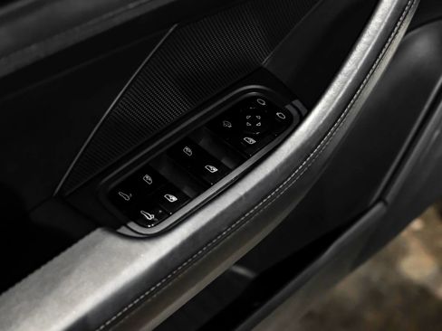 Used 2018 Porsche Panamera 4 AWD/4WD image 48