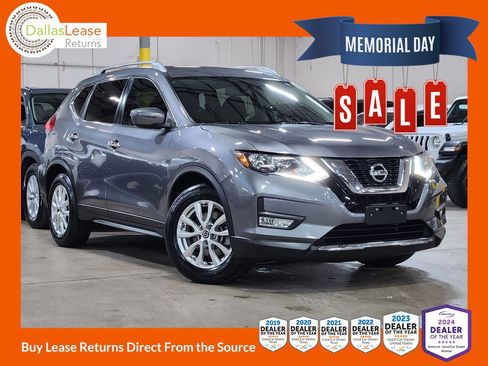 Used 2017 Nissan Rogue SV w/ SV Family Package FWD image 1