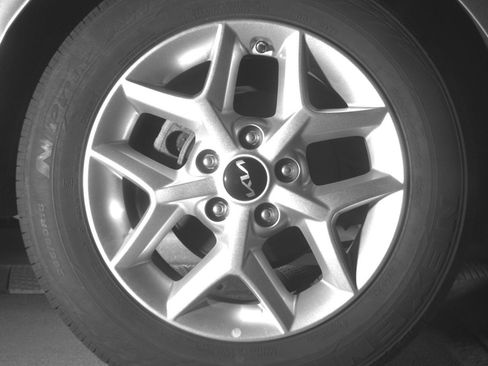 Used 2025 Kia Soul LX w/ LX Technology Package FWD image 22