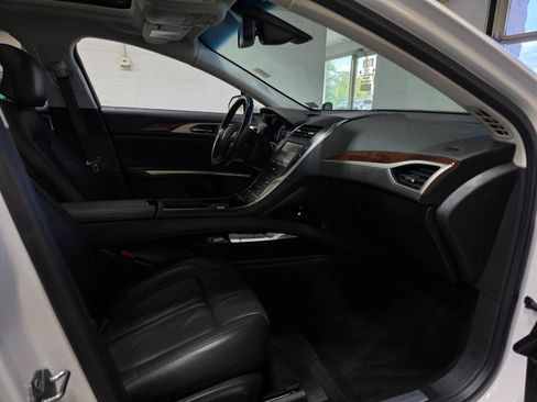 Used 2013 Lincoln MKZ FWD image 25