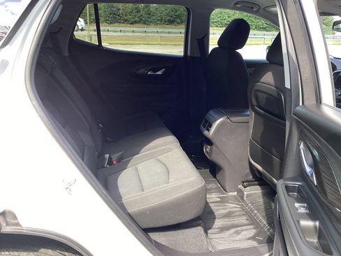 Used 2024 GMC Terrain SLE w/ Driver Convenience Package FWD image 36
