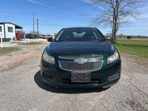 Used 2014 Chevrolet Cruze LS image 2