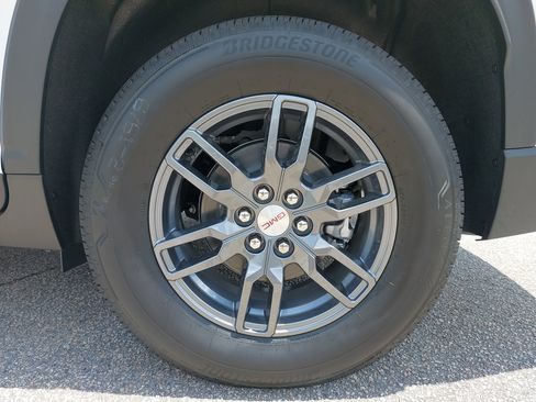 New 2025 GMC Acadia Elevation image 35