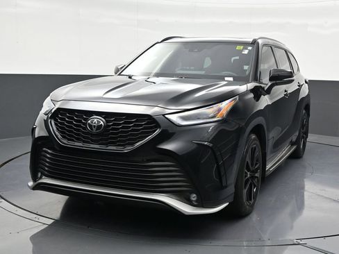 Used 2024 Toyota Highlander XSE image 9