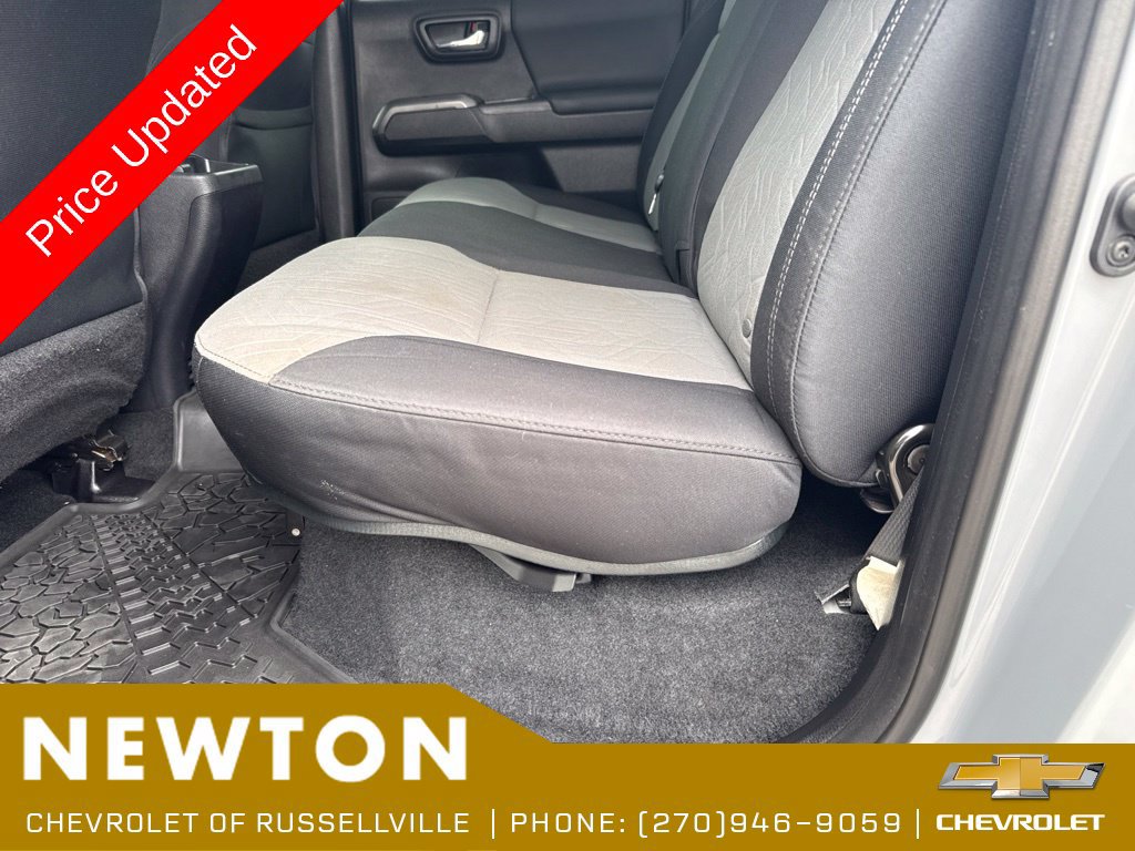 Used 2021 Toyota Tacoma TRD Sport AWD/4WD image 16