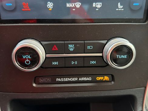Used 2021 Ford Edge Titanium w/ Cargo Accessory Package FWD image 27