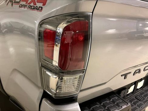 Used 2021 Toyota Tacoma TRD Off-Road image 26