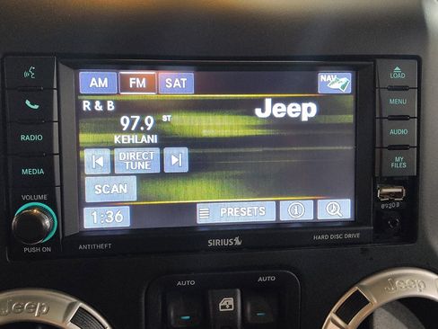 Used 2017 Jeep Wrangler Unlimited Sahara w/ Max Tow Package image 25