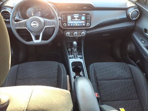 Used 2023 Nissan Kicks SV image 6