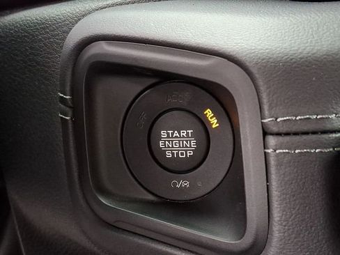 Used 2025 Jeep Wrangler Unlimited Sahara w/ Safety Group image 24