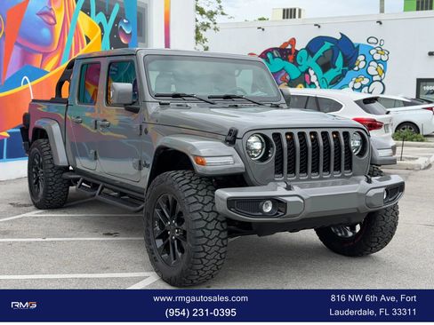 Used 2023 Jeep Gladiator Overland AWD/4WD image 2