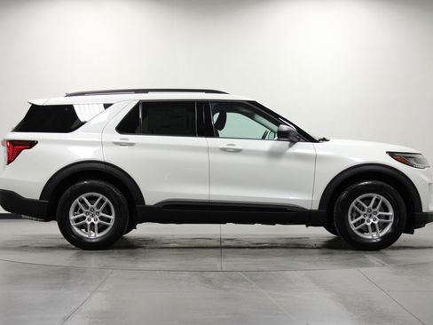 New 2026 Ford Explorer Active image 3