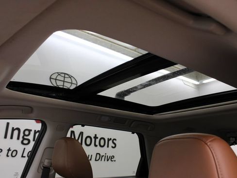 Used 2024 Nissan Pathfinder Platinum FWD image 14