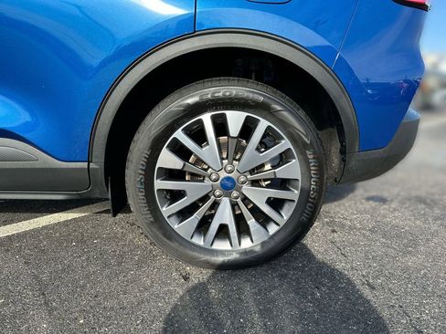 Used 2022 Ford Escape Titanium w/ Class II Trailer Tow Package image 19