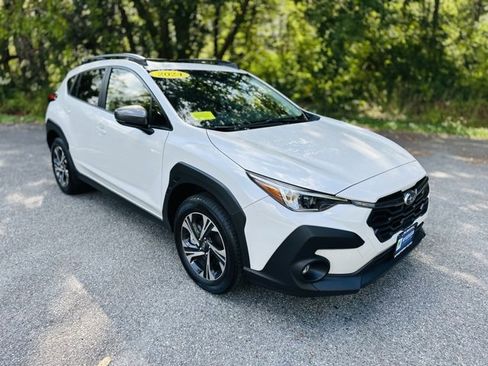 Used 2024 Subaru Crosstrek 2.0i Premium image 3