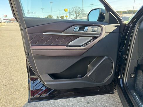 Certified 2025 Ford Explorer Platinum w/ Ultimate Package image 12