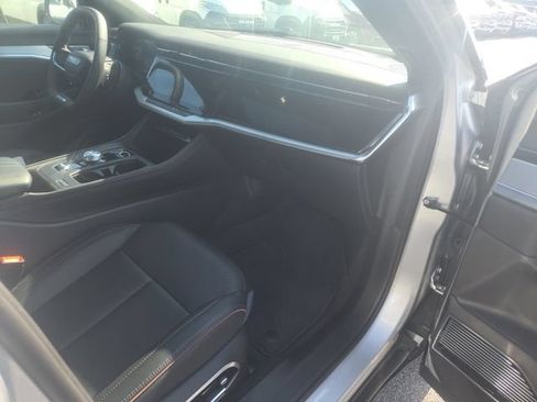Used 2024 Jeep Wagoneer Launch Edition AWD/4WD image 21