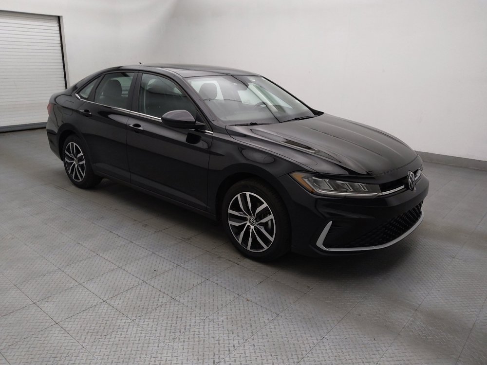 Used 2025 Volkswagen Jetta SE FWD image 11