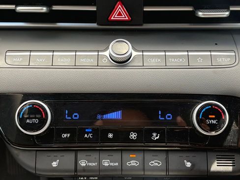 Used 2023 Hyundai Elantra SEL w/ Convenience Package image 22