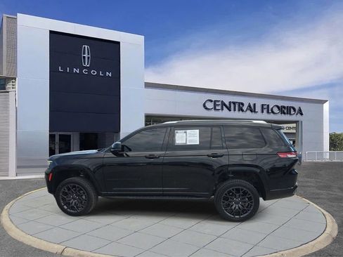 Used 2023 Jeep Grand Cherokee L Summit AWD/4WD image 7