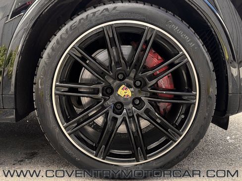 Used 2017 Porsche Cayenne GTS AWD/4WD image 11