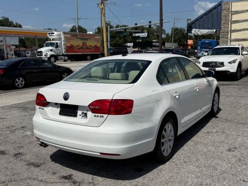 Used 2013 Volkswagen Jetta SE FWD image 9