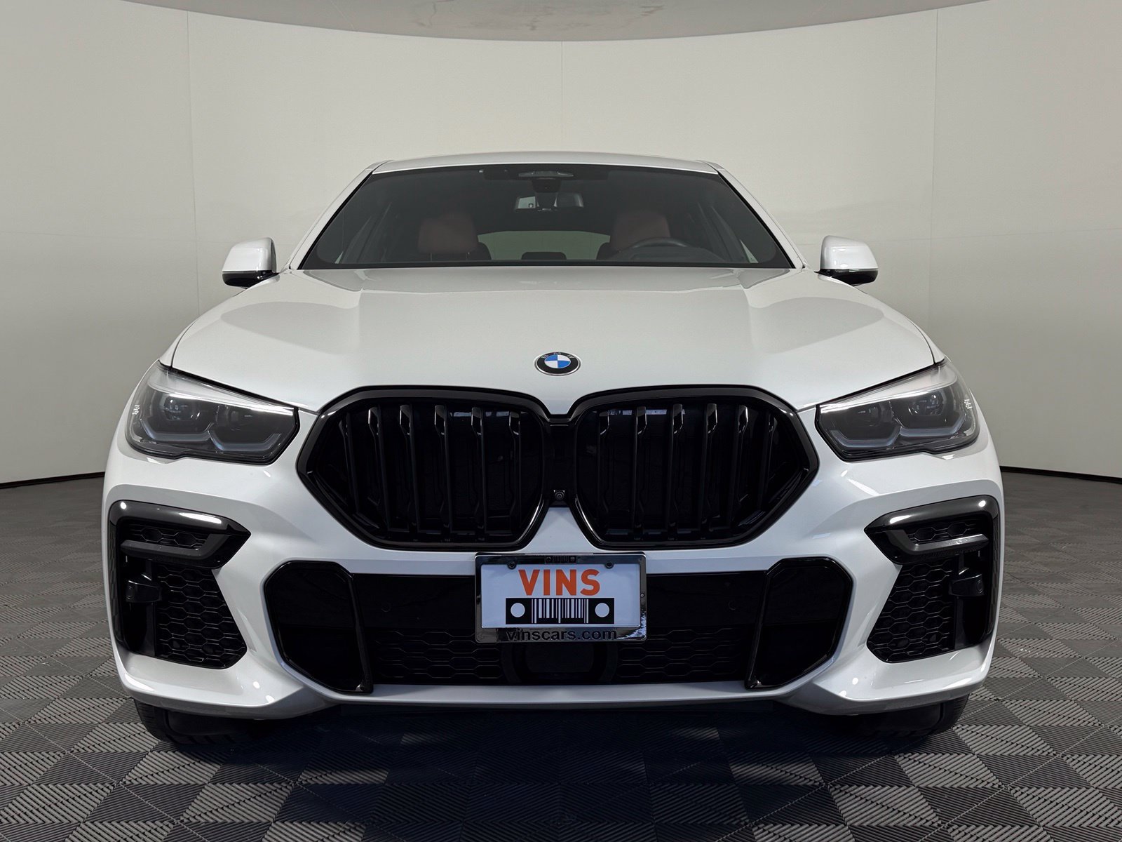 Used 2022 BMW X6 xDrive40i w/ M Sport Package AWD/4WD image 2