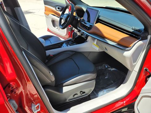 Used 2023 Jeep Compass Limited w/ Elite Group image 14