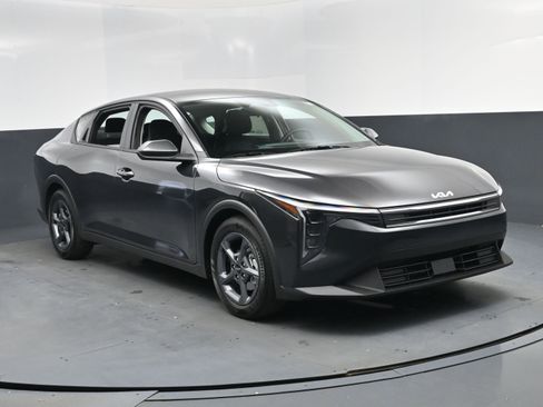 New 2025 Kia K4 LXS image 8