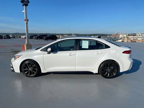 Certified 2023 Toyota Corolla SE w/ SE Premium Package FWD image 6