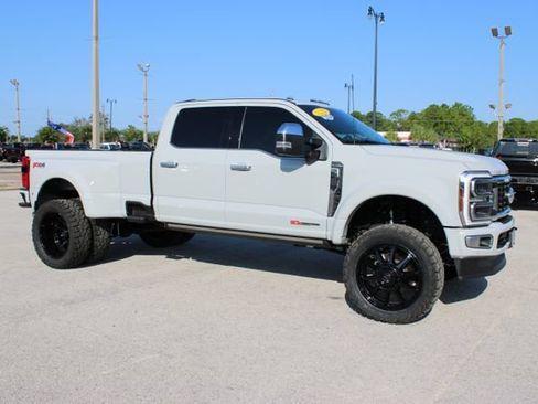 Used 2025 Ford F450 Platinum w/ Platinum Plus Package AWD/4WD image 15