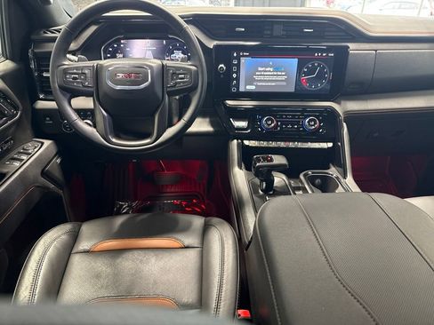 Used 2025 GMC Sierra 1500 AT4 w/ AT4 Premium Package AWD/4WD image 15