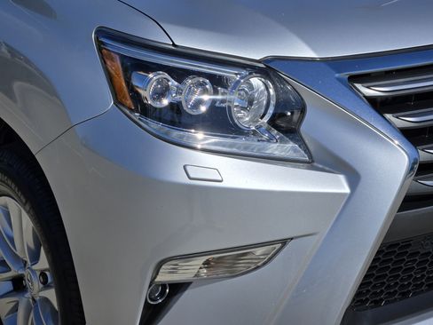 Used 2017 Lexus GX 460 Premium AWD/4WD image 10