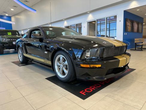 Used 2006 Ford Mustang GT RWD image 4