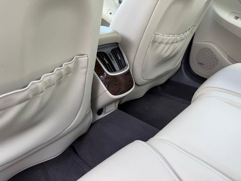 Used 2014 Buick LaCrosse Leather FWD image 10
