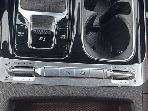 Used 2024 Kia Carnival SX FWD image 19