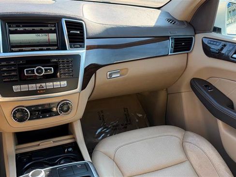 Used 2015 Mercedes-Benz GL 450 4MATIC image 19