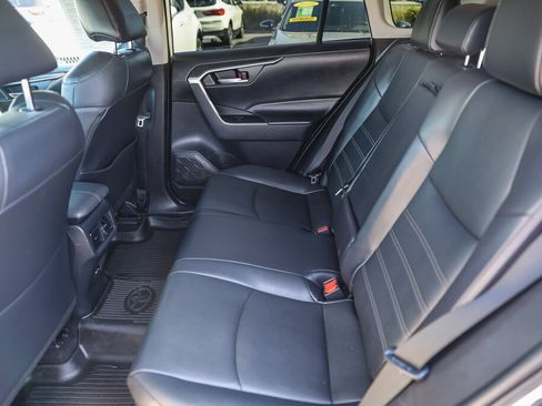 Used 2022 Toyota RAV4 XLE Premium AWD/4WD image 9