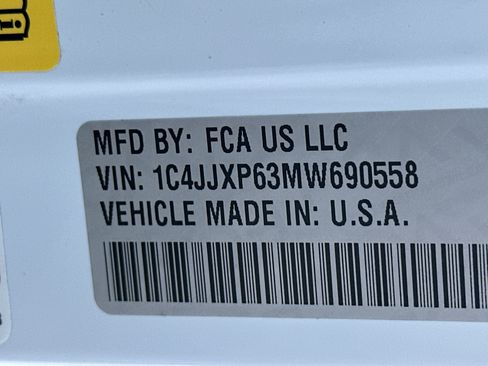 Used 2021 Jeep Wrangler Unlimited Sahara w/ Cold Weather Group image 32