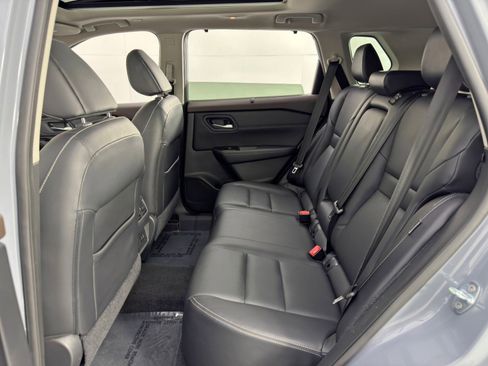 Used 2022 Nissan Rogue SL w/ SL Premium Package image 37