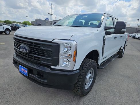 New 2026 Ford F350 XL w/ XL Off-Road Package AWD/4WD image 4