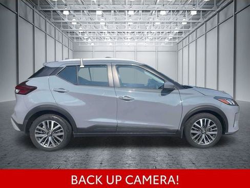 Used 2023 Nissan Kicks SV FWD image 5