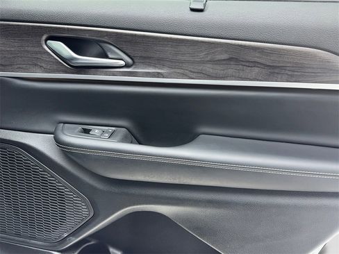 Used 2024 Jeep Grand Cherokee L Limited w/ Luxury Tech Group II image 61