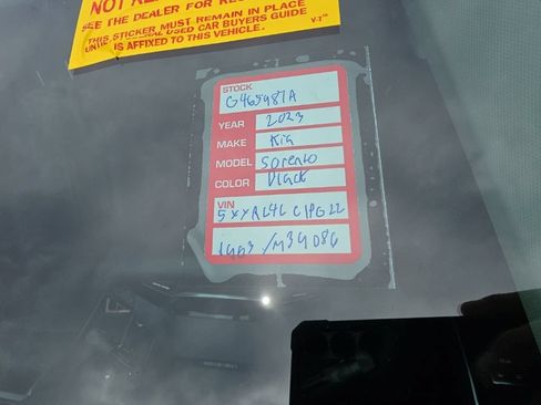 Certified 2023 Kia Sorento S FWD image 10