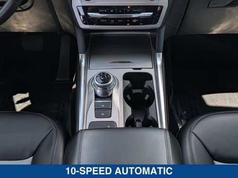 Certified 2022 Ford Explorer XLT w/ Equipment Group 202A RWD image 21