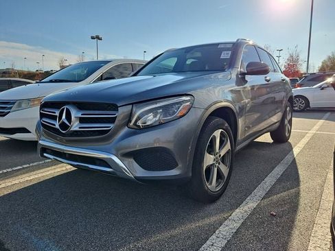 Used 2019 Mercedes-Benz GLC 300 w/ Premium Package image 4
