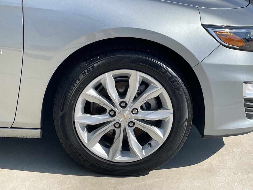 Used 2025 Chevrolet Malibu LT FWD image 8