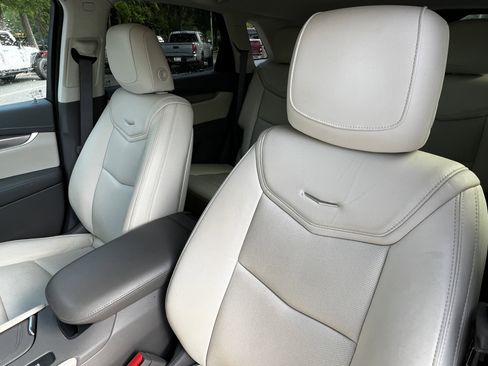 Used 2017 Cadillac XT5 Luxury w/ Driver Awareness Package image 18